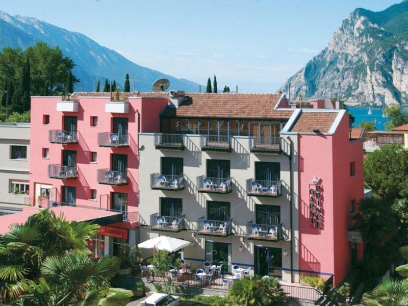 Hi Hotels リーヴァ・デル・ガルダ エクステリア 写真